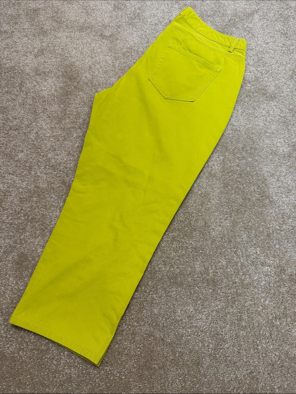 Coldwater Creek Capris, Chartreuse Color Denim, size 8 - Picture 1 of 9